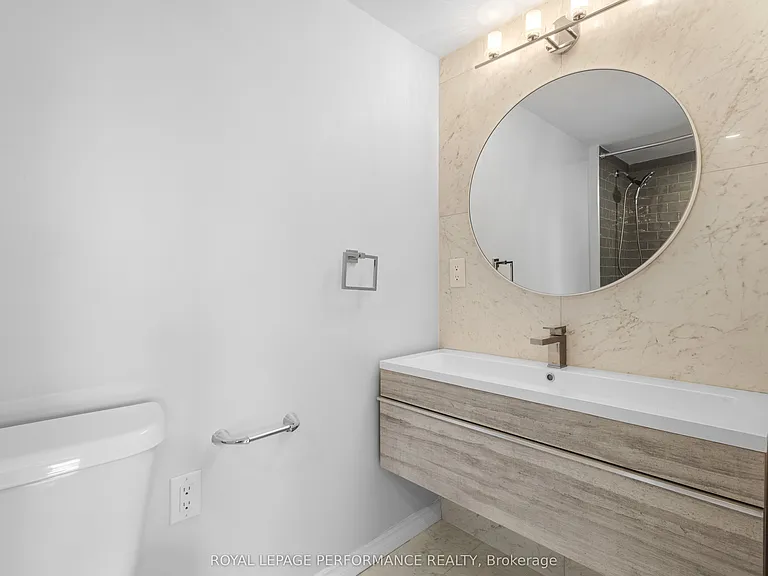 2760 Carousel Cres #1606 — Photo 25