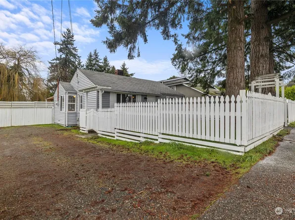 17235 34th Avenue S, SeaTac, WA 98188