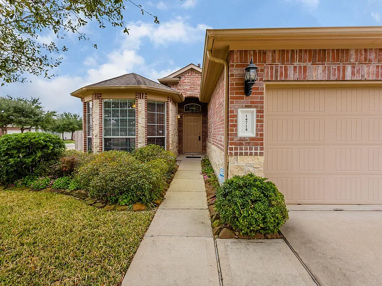 14714 Salamanca Ct — Photo 3