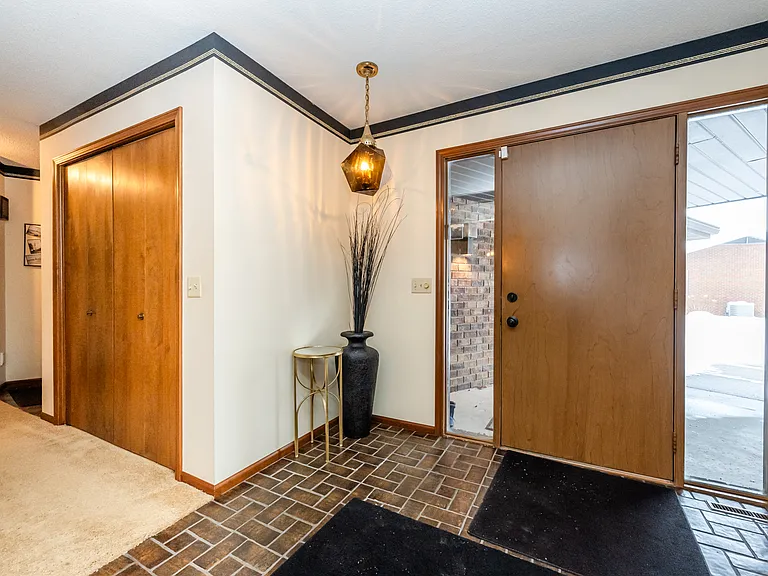 1319 Lewis Ave — Photo 12