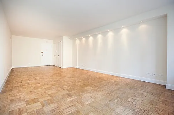 Rented by Buchbinder & Warren | media 8