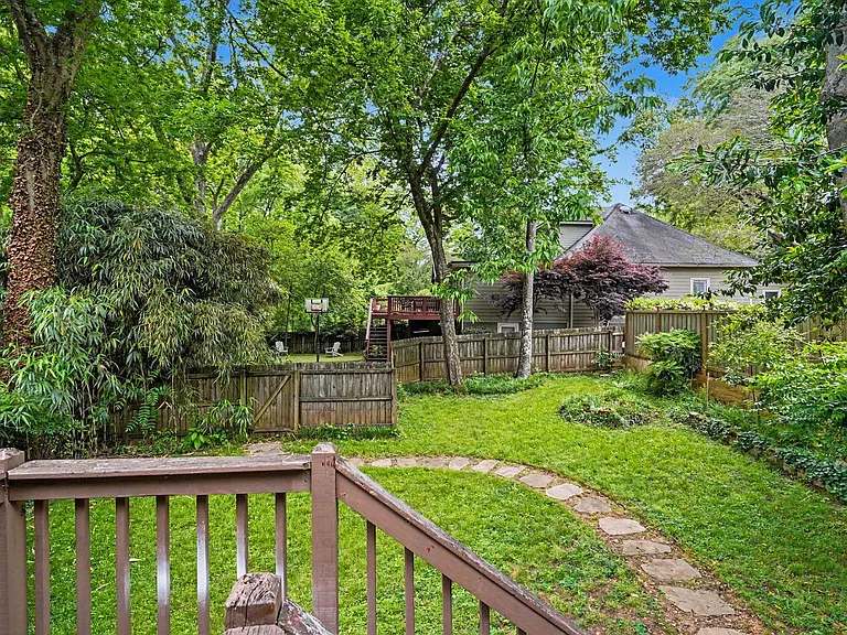 623 Cherokee Ave SE — Photo 40