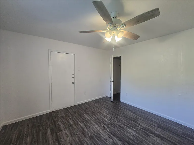 7518 Hummingbird Ln — Photo 12