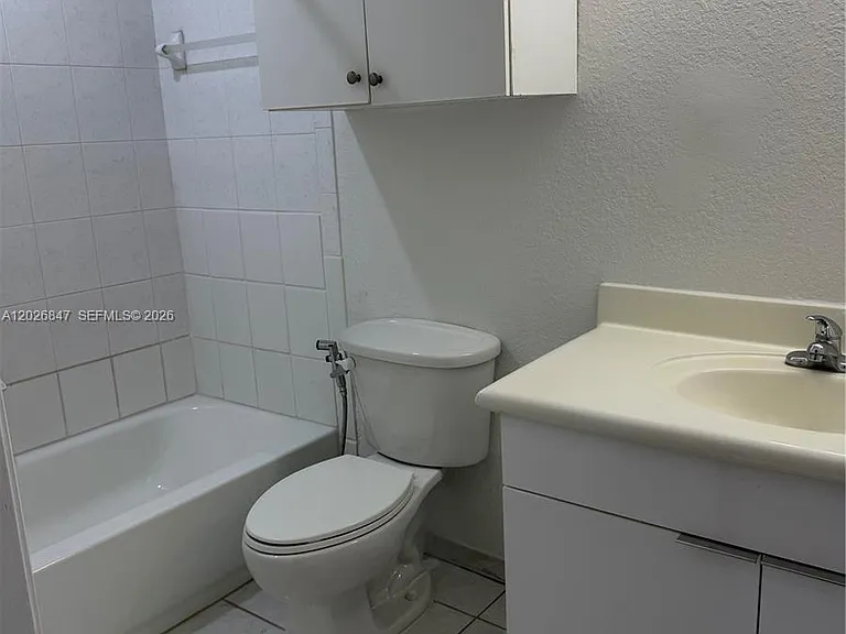10902 NW 83rd St #111 — Photo 8