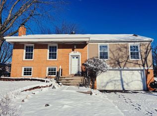 3102 Oakwood Dr, Hazel Crest, IL 60429