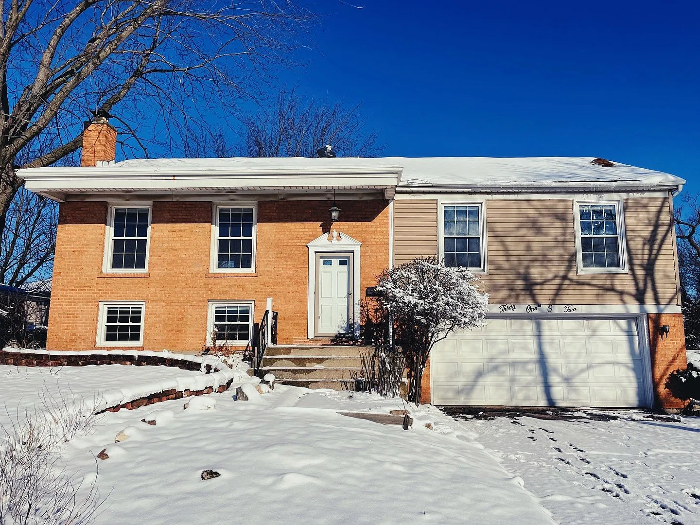 3102 Oakwood Dr photo 1