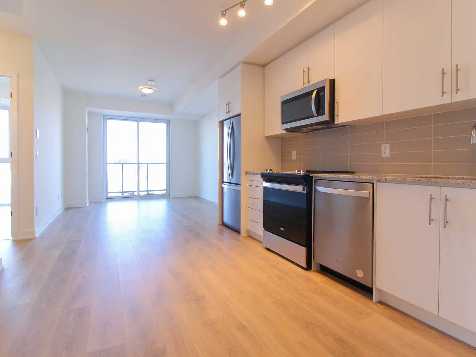 345 Wheat Boom Dr 501 Oakville ON L6H 7X4 — Photo 4