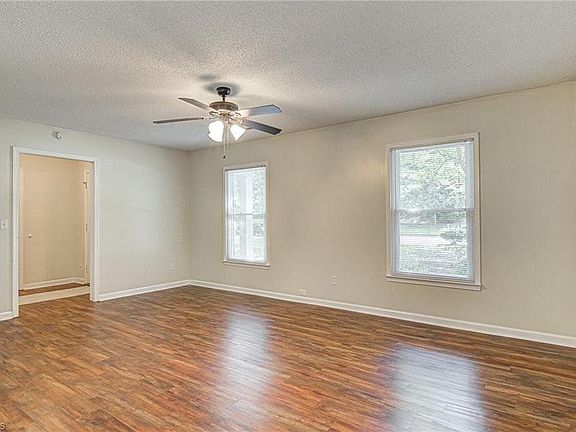 3rd image of 5211 Amberhill Dr