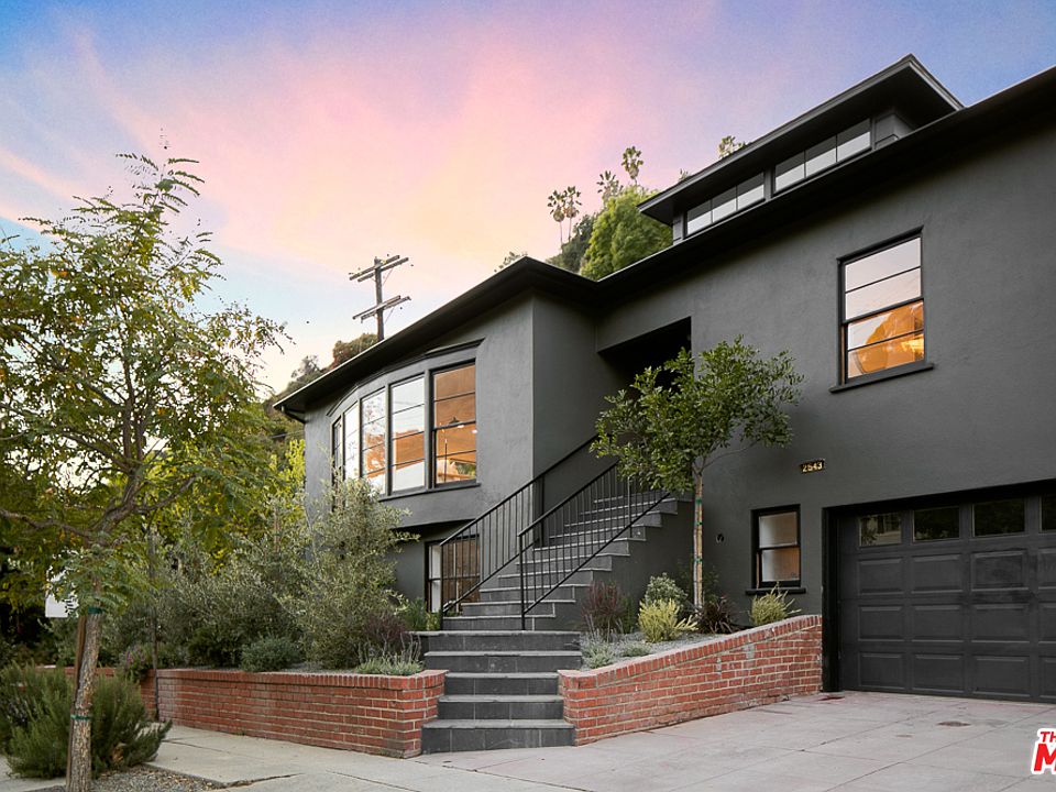 1st image of 2543 Canyon Dr