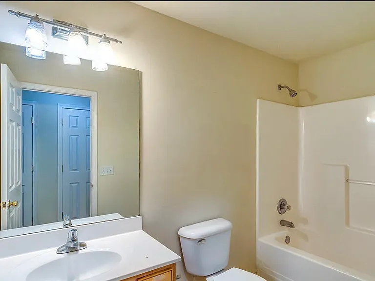 578 Hampton Way #A — Photo 18