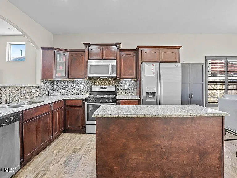 3749 Loma Adriana Dr — Photo 8