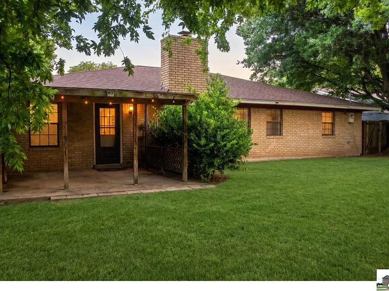 1410 Becker Dr — Photo 14