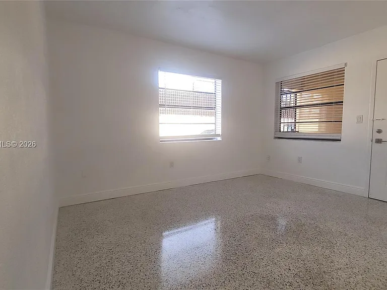 34 E 21st St #11 — Photo 9