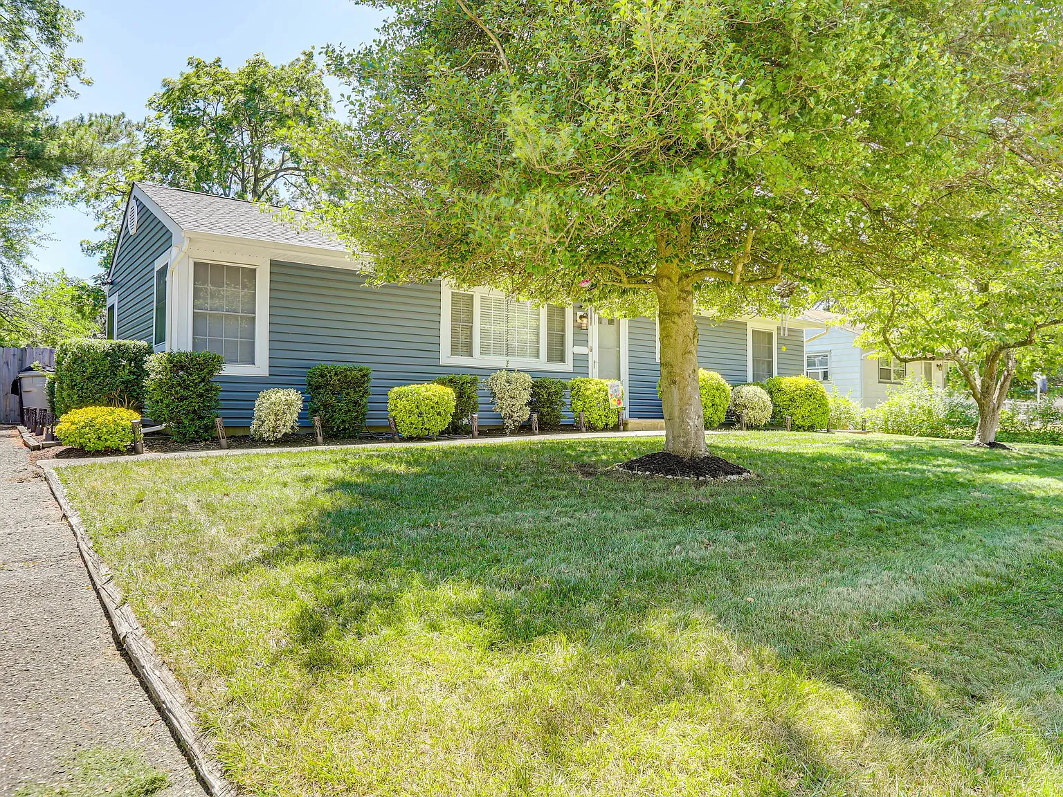 3 bed, 1000 sqft, $2,800 — Photo 4