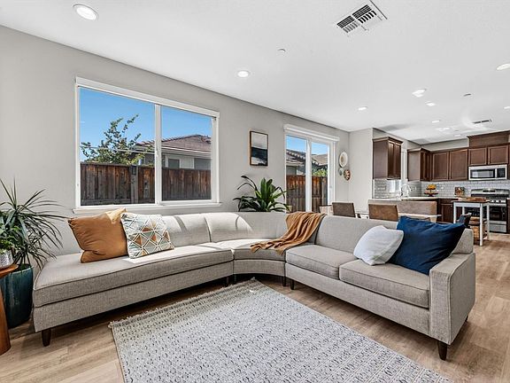 3rd image of 4467 Cancun Ct