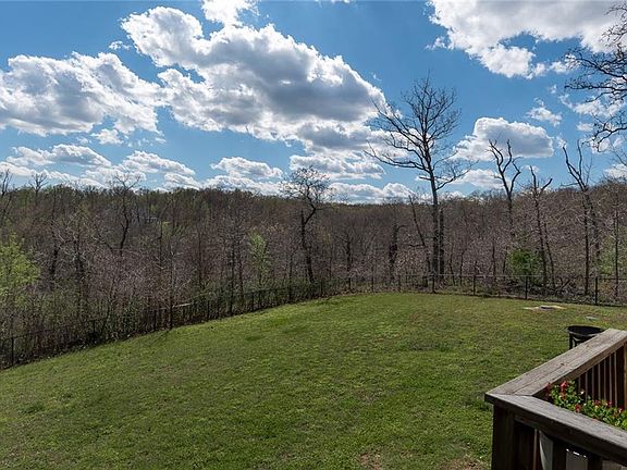 4th image of 211 Kinross Dr