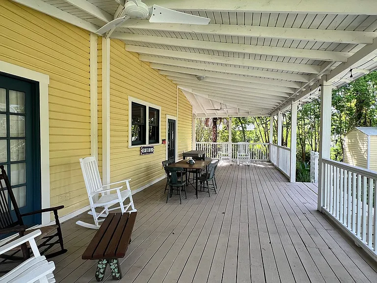 523 W Oak St — Photo 33