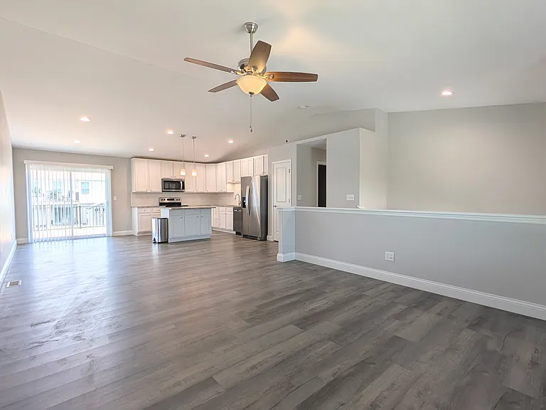 1117 Baseball Dr — Photo 3