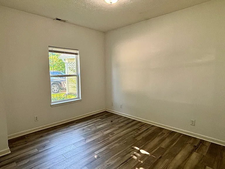3046 Goddard Ct — Photo 2