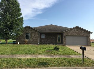 2795 Scenic Lake Dr, New Athens, IL 62264