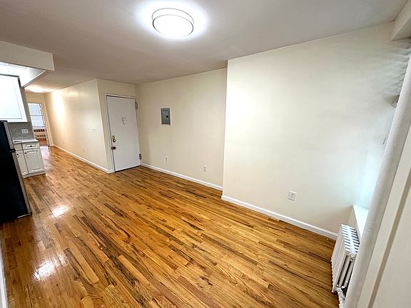 2nd image of 320 E 6th St #4F
