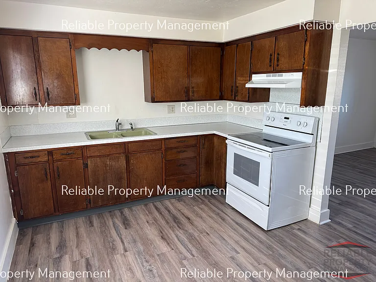 1687 Grandview Dr #3 — Photo 4