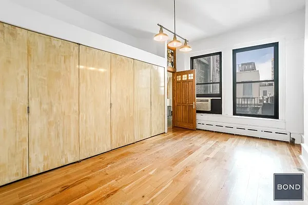 Rented by Bond New York | media 42