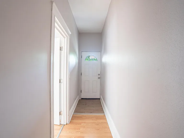 6128 Vermont Ave — Photo 5