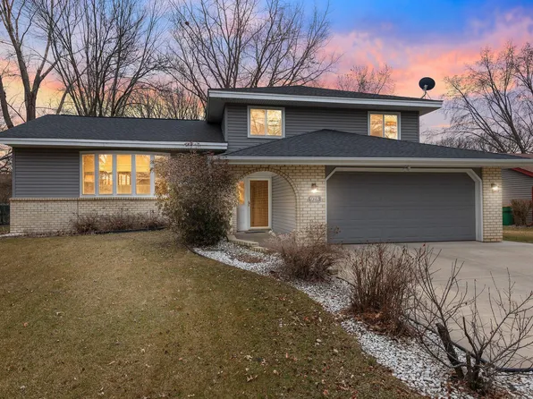 928 97th Ave NE, Blaine, MN 55434