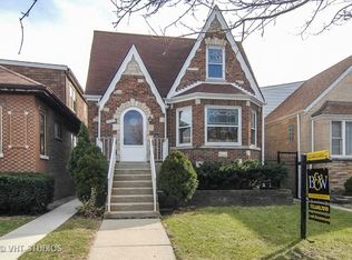 5251 W Wolfram St, Chicago, IL 60641