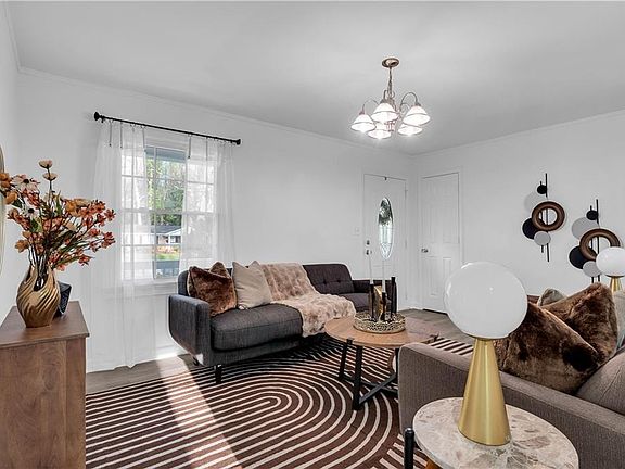 3rd image of 3387 Forest Hill Rd