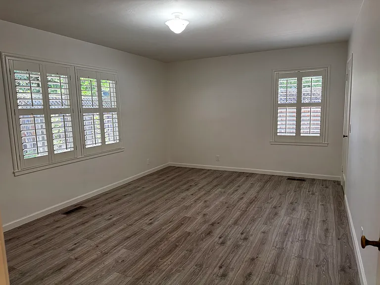 221 Colorado Ave — Photo 16