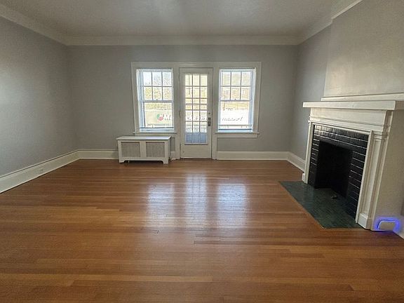 3rd image of 3871 Farnam St APT 3