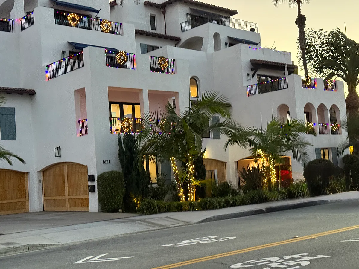 Building Photo - 1633 Calle Las Bolas #A