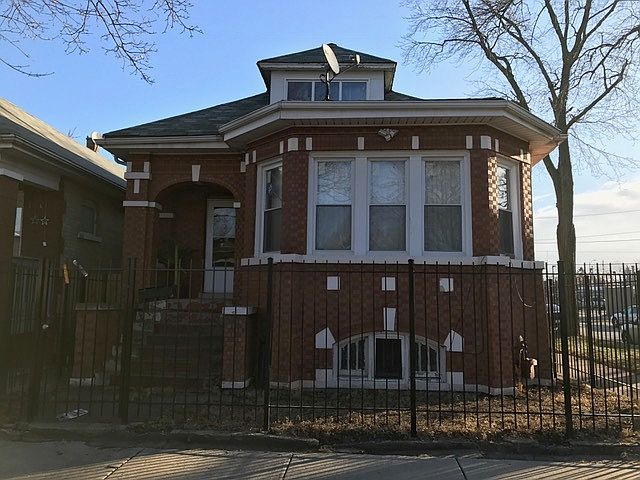 1st image of 5759 S Artesian Ave