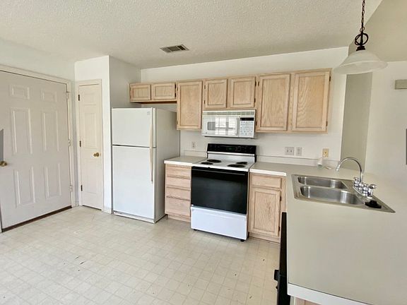 5th image of 1914 Summer Hills Ln