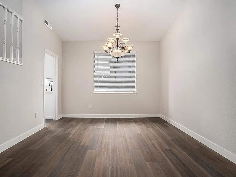 420 Beaulieu Ln — Photo 6