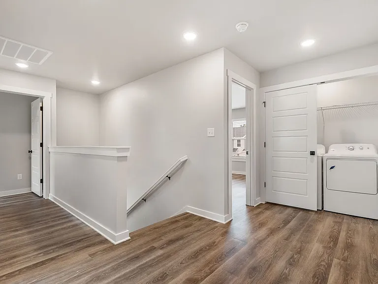 Birdmaster Drive Residences — Photo 15