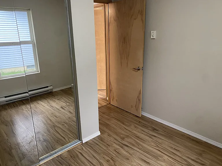 677 Lake Island Ave SE — Photo 18
