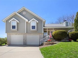 109 Jasmine Cir, Smithville, MO 64089