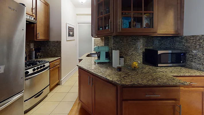 Rented by Bond New York | media 33