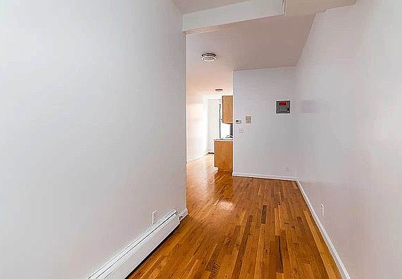 3rd image of 4 Bleecker St #313