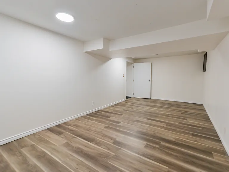 205 Pineset Pl NE #B — Photo 2