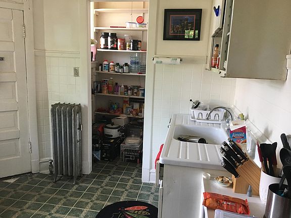 5th image of 3823 N Lawndale Ave APT 3W