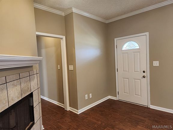 4th image of 1922 Denny Dr