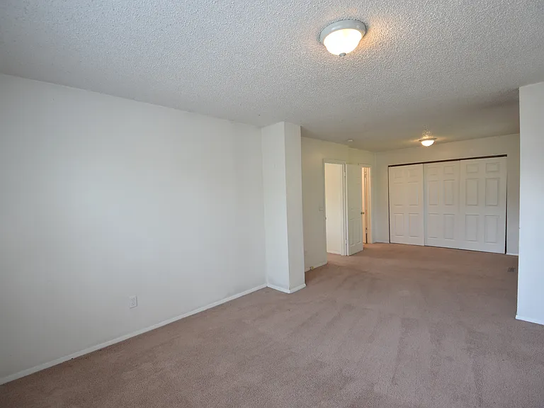 2927 Broadway St #2 — Photo 36