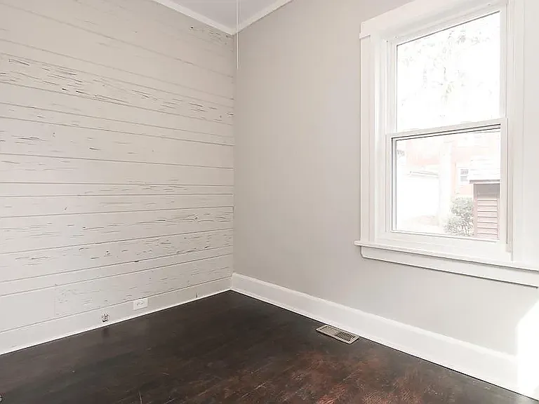 1431 Rosewood Ave — Photo 9