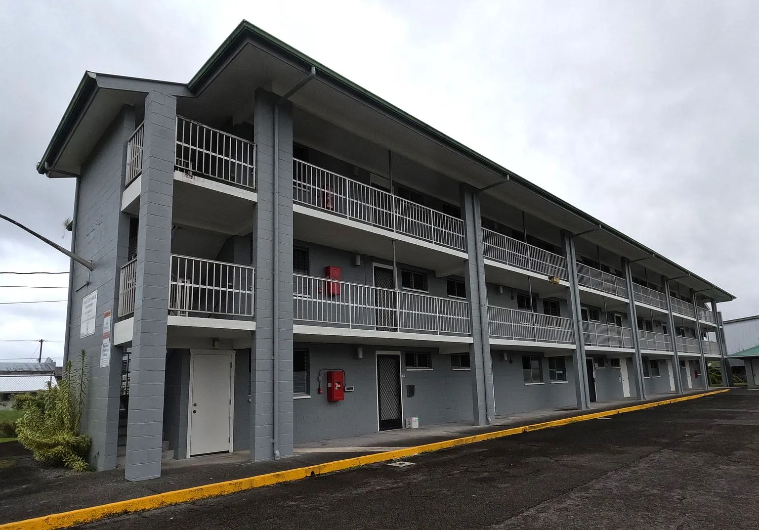 Affordable 2BR/1BA Apartments with Lanai Near Civic Auditorium Income Limits Apply — Photo 1