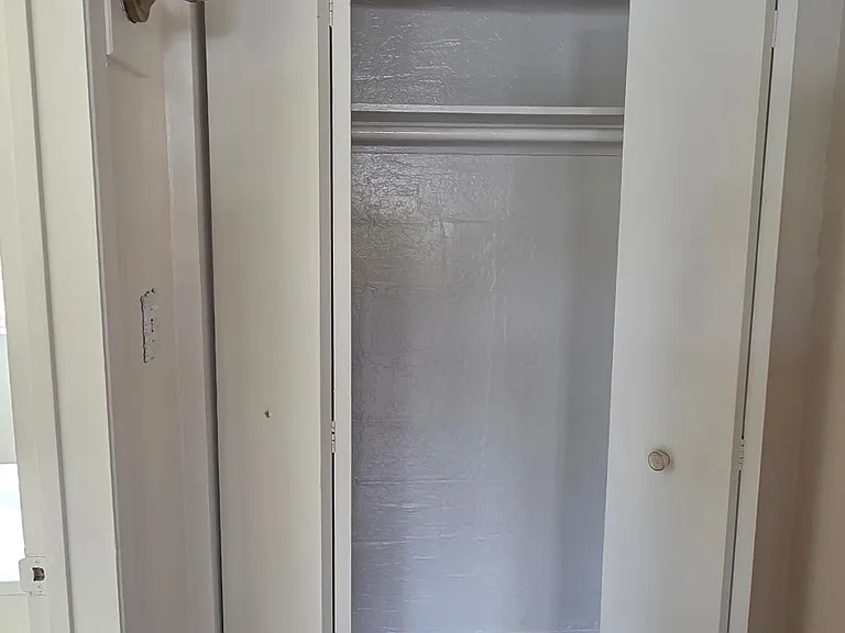 5050 Cass Street — Photo 30