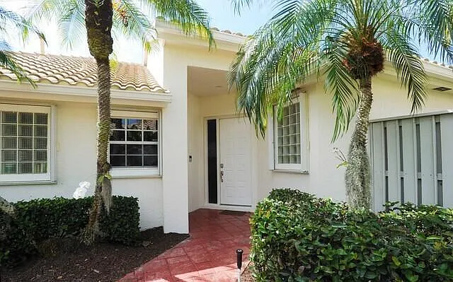714 Pinehurst Way — Photo 3